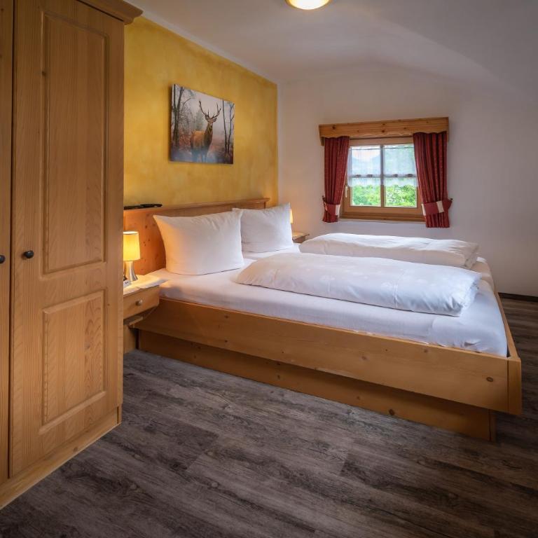 Pension Villa Lockstein - Doppelzimmer mit Balkon - 1