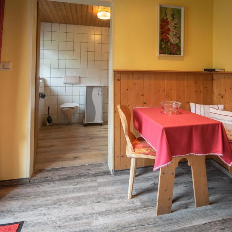 Pension Villa Lockstein - Doppelzimmer mit Balkon - 3