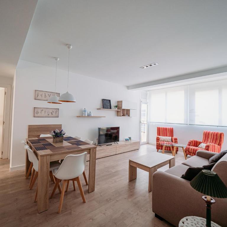 Balcón Rambla con Vistas al Mar - Three-Bedroom Apartment - 11