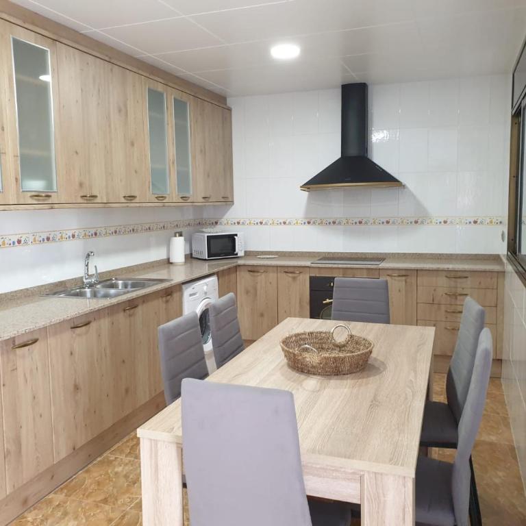 Casa Pepe de L´ullat - Four-Bedroom House - 17
