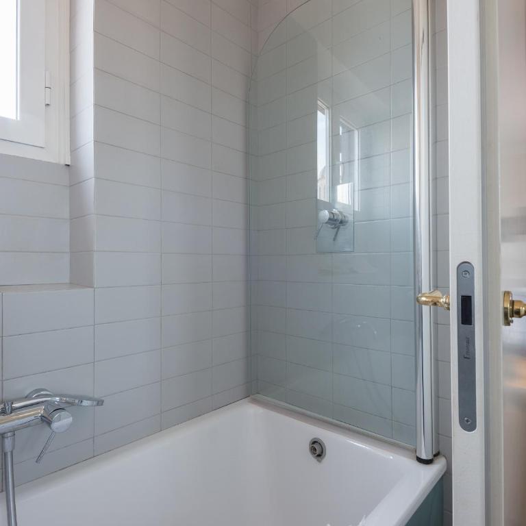 Piazza Lovatelli Luxury Penthouse - Three-Bedroom Apartment - 36
