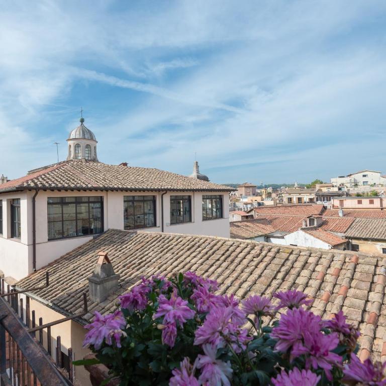 Piazza Lovatelli Luxury Penthouse - Three-Bedroom Apartment - 39