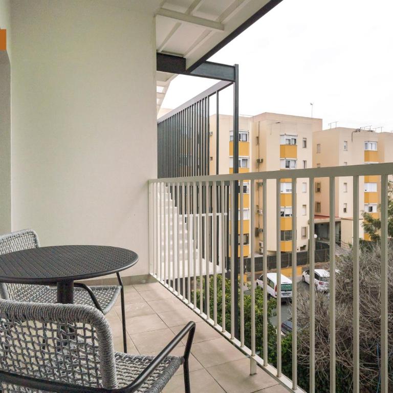Limehome Sevilla Calle Torcuato Luca de Tena - Digital Access - Apartamento Deluxe - 2