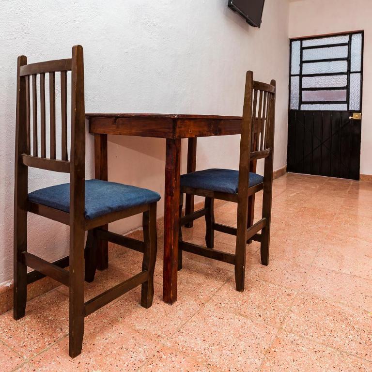 Casa Cuevas & Amaro - Budget Double Room - 11