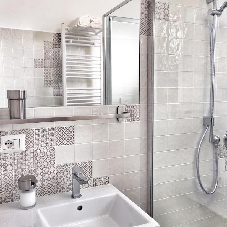 PIGNETO VILLAGE B&B Roma Apartment with Balcony Metro C - Appartamento con Balcone - 48