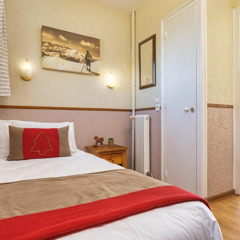 Chalet Hôtel La Sapinière - Chambre Triple Supérieure - Vue sur Mont Blanc - 2