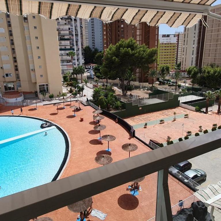 Ideal familias en urbanización de lujo a 600m de la playa Levante con Wifi, AC y Parking - Two-Bedroom Apartment - 20
