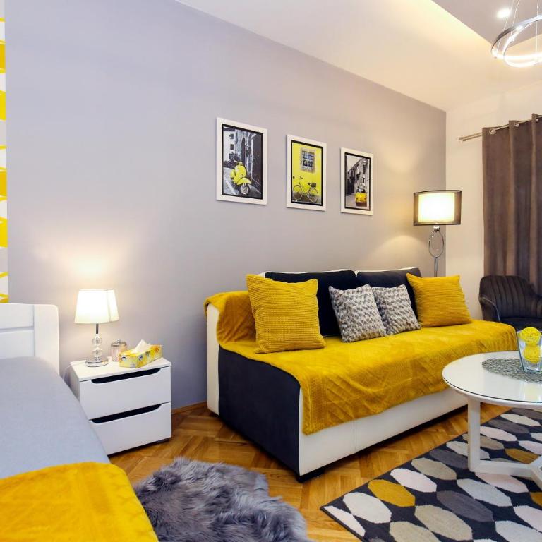 Welcome Center - One-Bedroom Apartment - 4