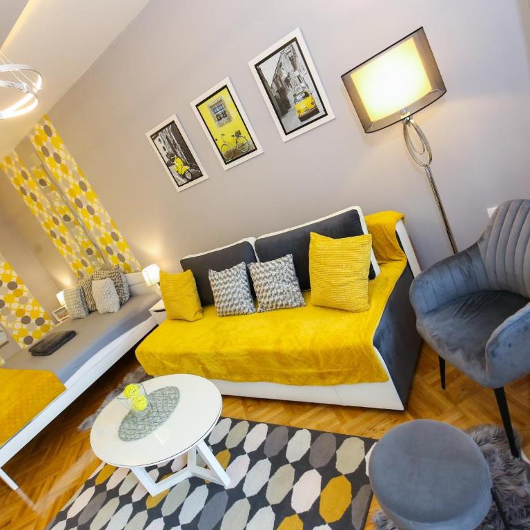 Welcome Center - One-Bedroom Apartment - 6