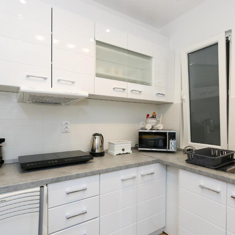 Welcome Center - One-Bedroom Apartment - 20