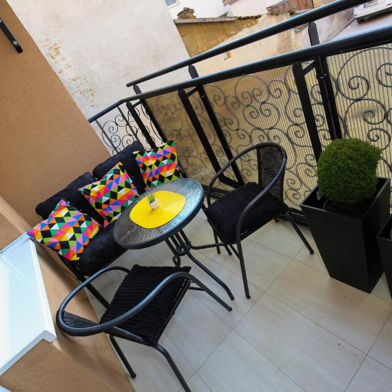 Welcome Center - One-Bedroom Apartment - 39