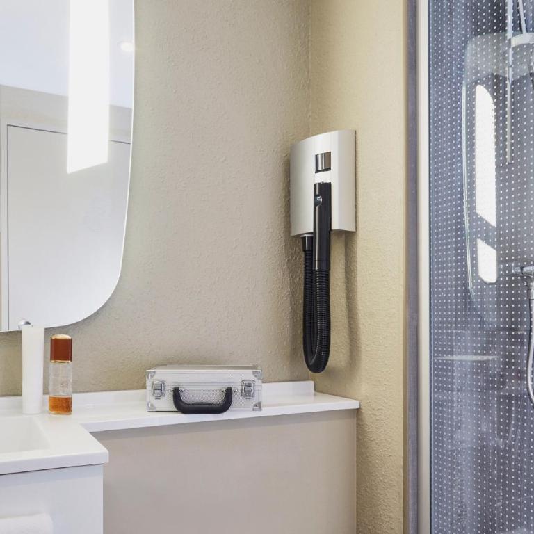 ibis Toulon La Seyne sur Mer - Chambre Double Standard avec Canapé-Lit - 7