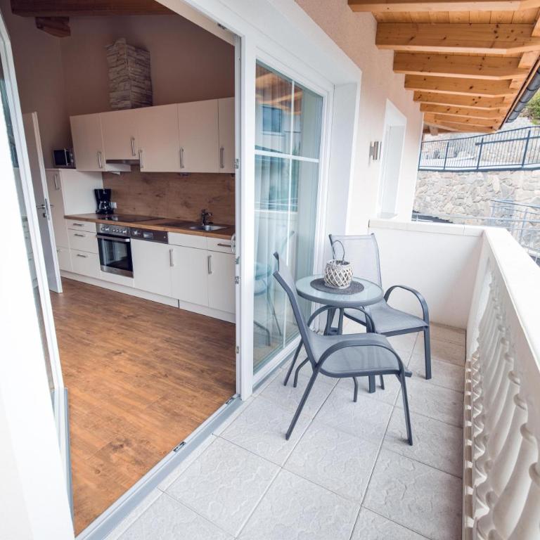 Chalet Arena - Apartamento de 2 dormitorios con balcón - 3