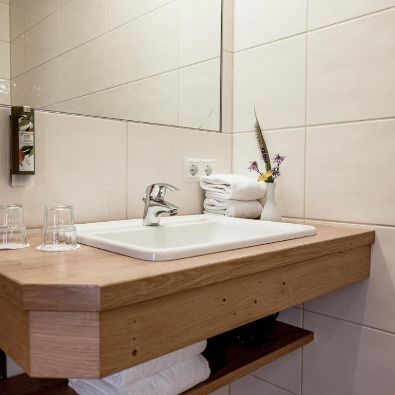 Die Barbara Appartements & Zimmer - Grand Deluxe Apartment - 3