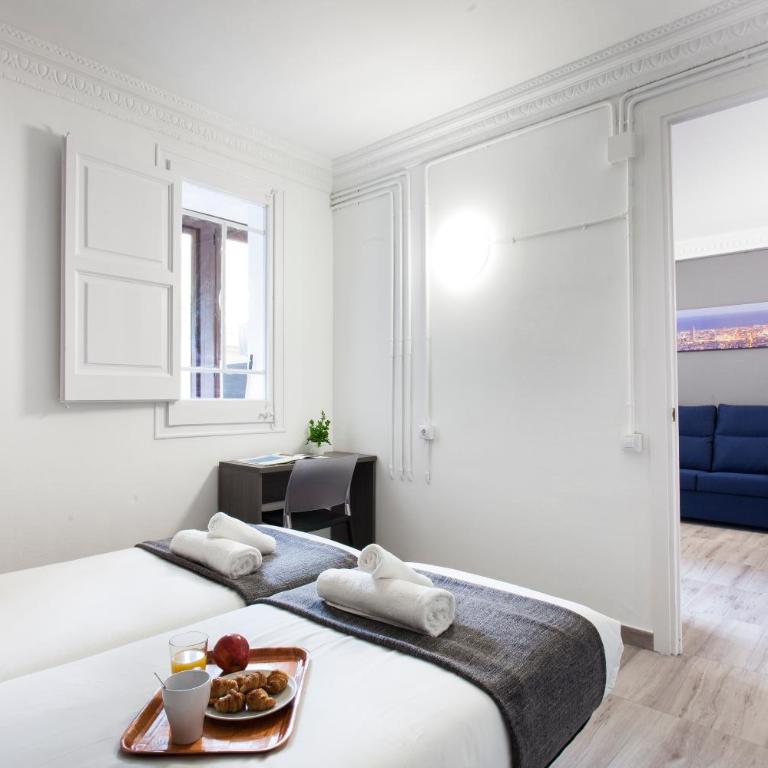 AB Marina Apartments - Three-Bedroom Apartment with Patio - 11