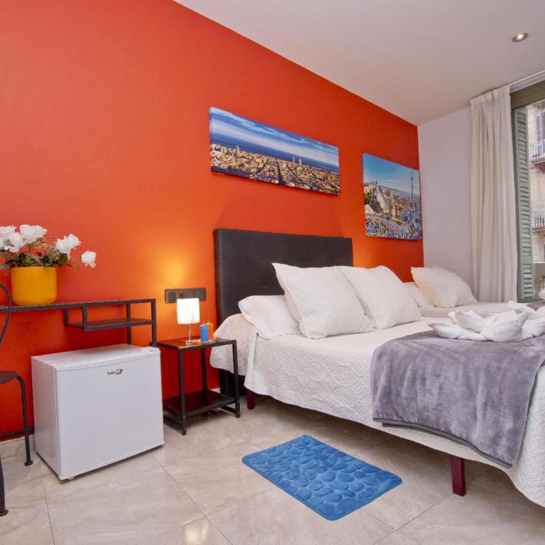 Barcelona City Centre Hostal - Standard Double or Twin Room - 4