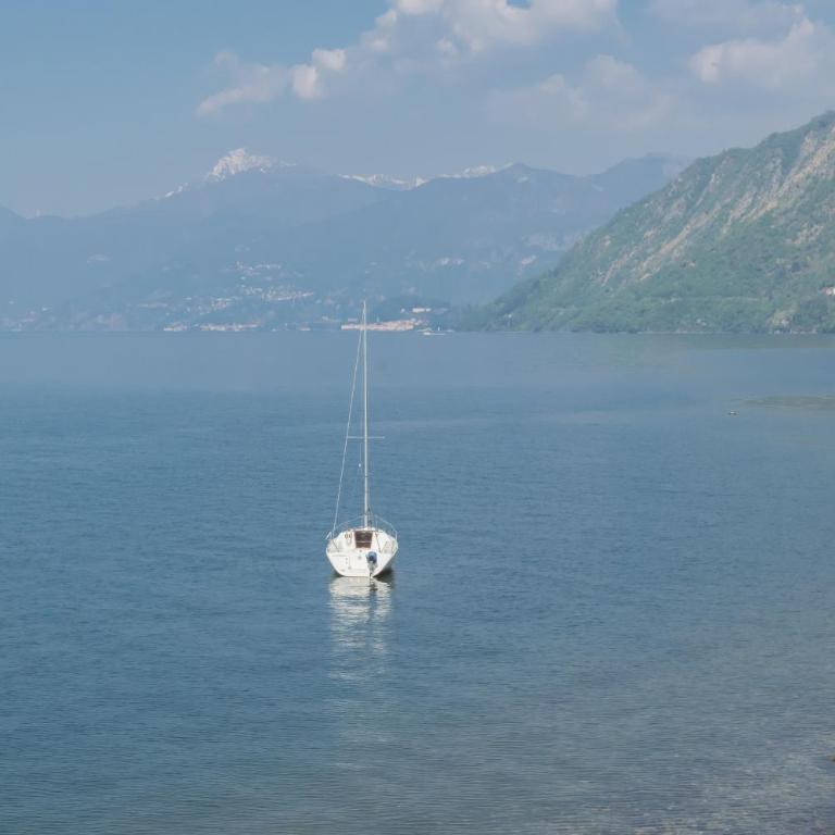 Dream Lake Apartments Lake View - private beach by Rent All Como - Two-Bedroom Apartment - 10