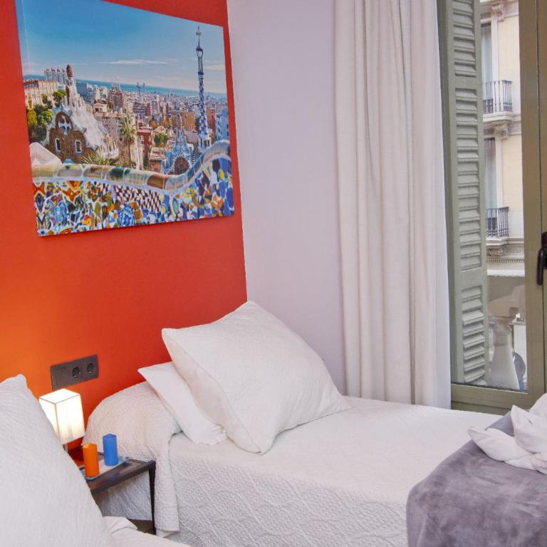 Barcelona City Centre Hostal - Standard Double or Twin Room - 12