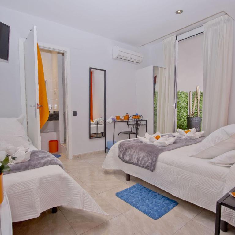 Barcelona City Centre Hostal - Standard Double or Twin Room - 5