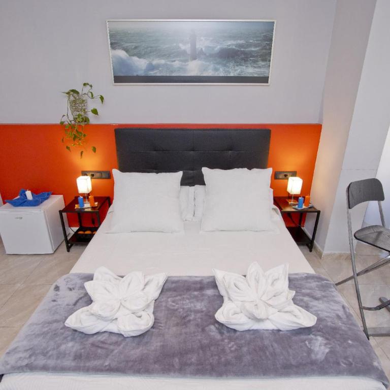 Barcelona City Centre Hostal - Standard Double or Twin Room - 48