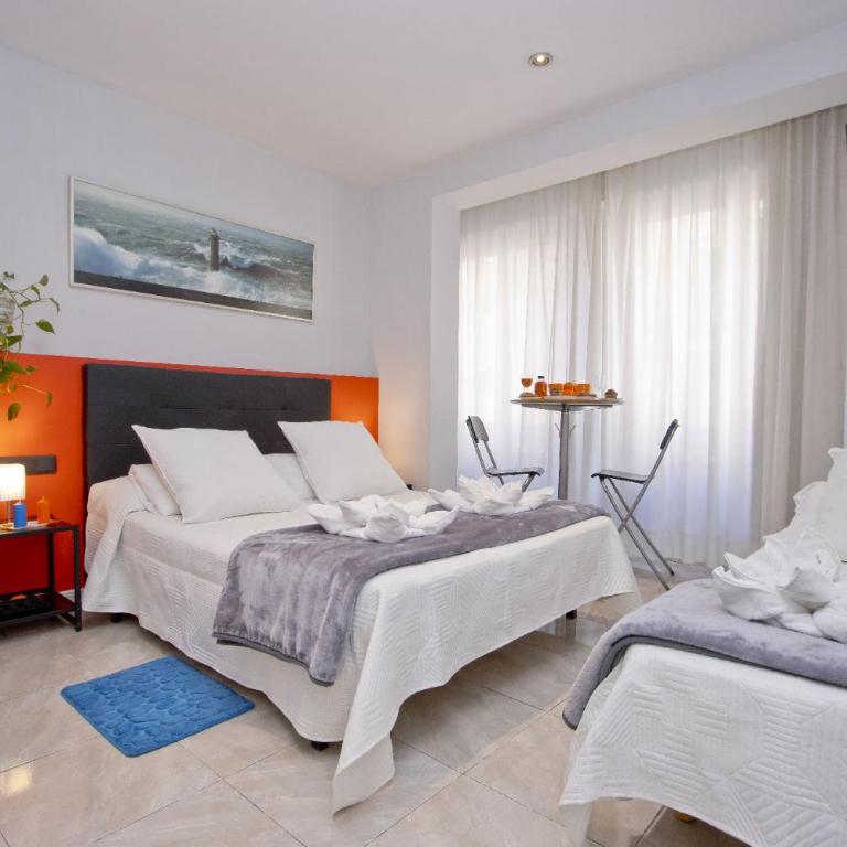 Barcelona City Centre Hostal - Standard Double or Twin Room - 28