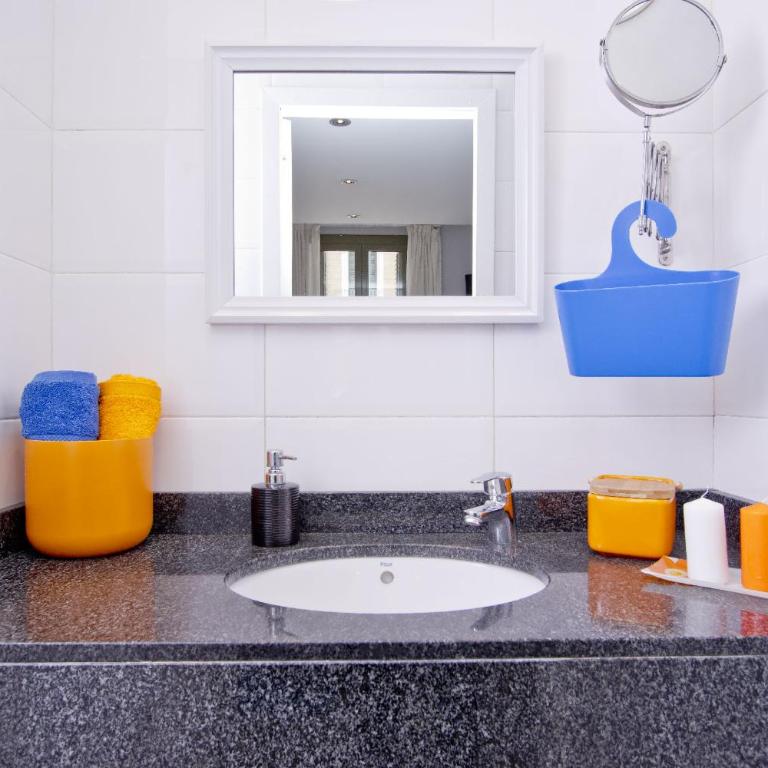 Barcelona City Centre Hostal - Standard Double or Twin Room - 47