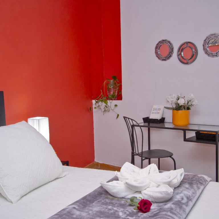 Barcelona City Centre Hostal - Superior Double or Twin Room - 10
