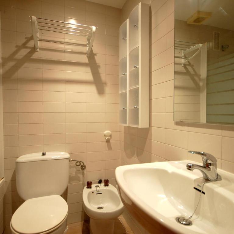 LETS HOLIDAYS Quiet apartment with pool in tossa - Apartamento de 1 dormitorio - 14