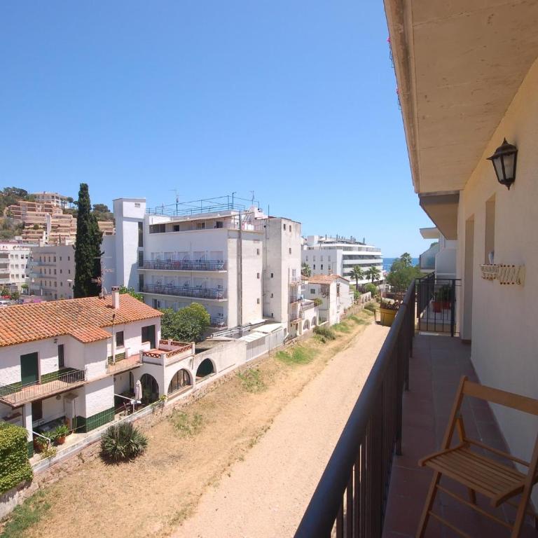 LETS HOLIDAYS Beautiful apartment in the center of tossa de mar - Apartamento de 2 dormitorios - 1