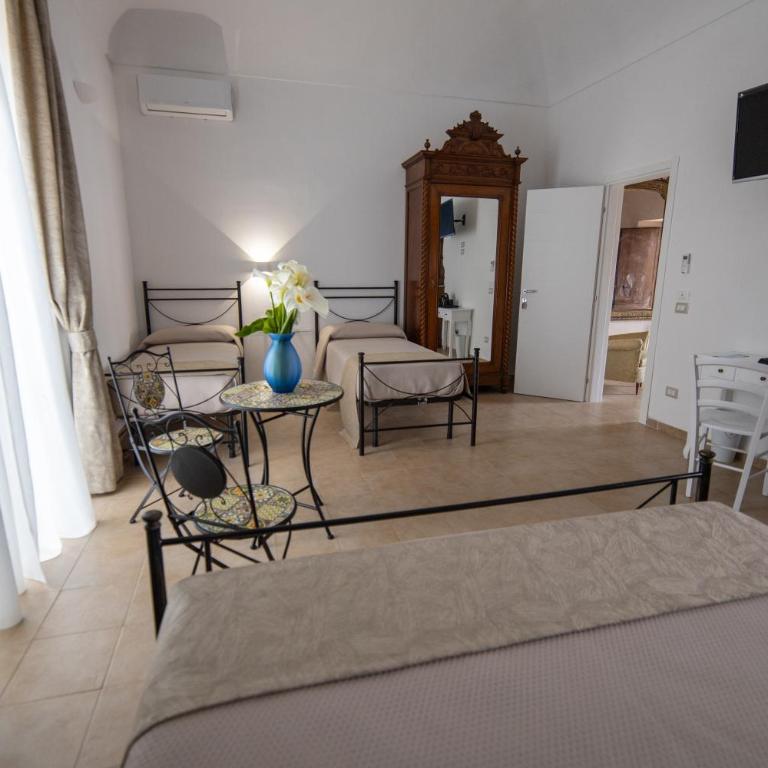B&B Palazzo Loreto - Camera Quadrupla Premium - 11