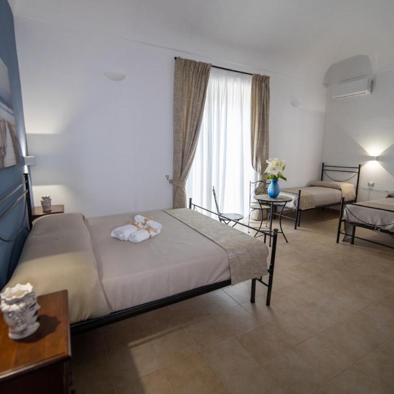 B&B Palazzo Loreto - Camera Quadrupla Premium - 10