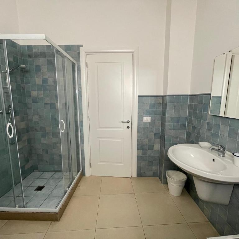 Casa Mamma Elvira - Camera Familiare con Balcone - 11