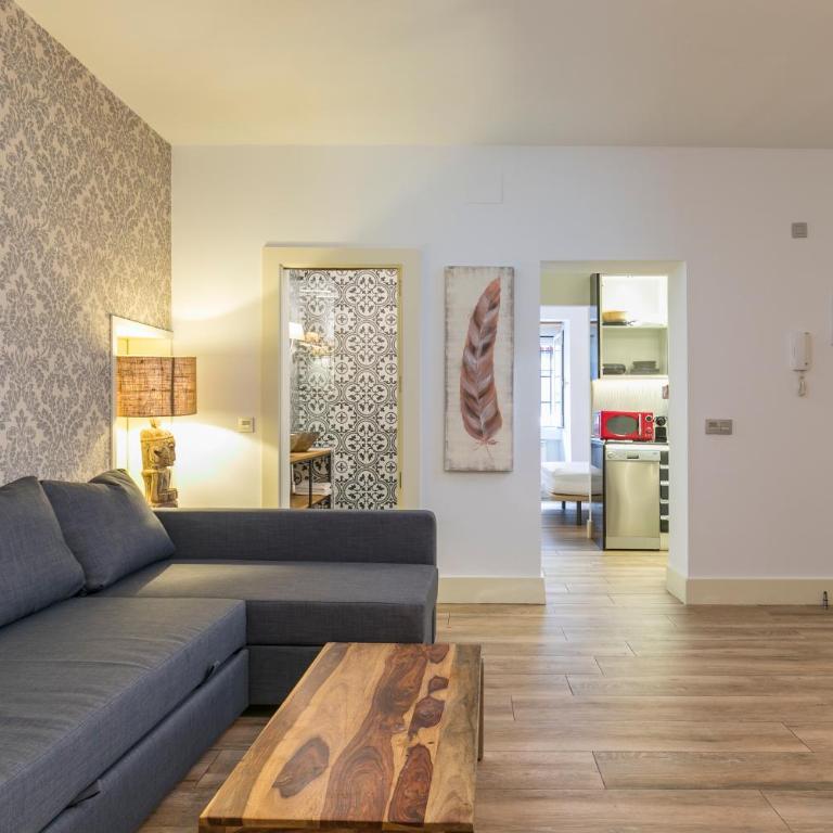 HOMEABOUT DIEGO DE LEÓN Apartment I - Two-Bedroom Apartment - 1