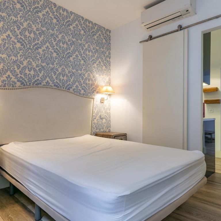 HOMEABOUT DIEGO DE LEÓN Apartment I - Two-Bedroom Apartment - 10