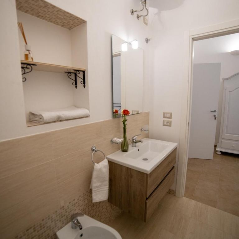B&B Palazzo Loreto - Camera Quadrupla Premium - 4