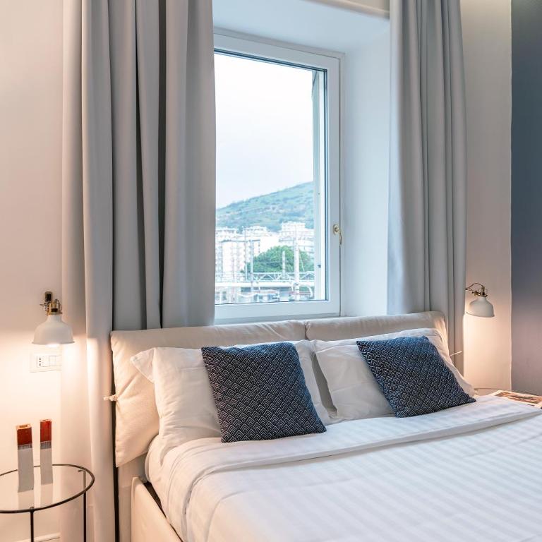 PETIT B&B - in centro a due passi dalla stazione e dai traghetti - Camera Matrimoniale Deluxe - 12