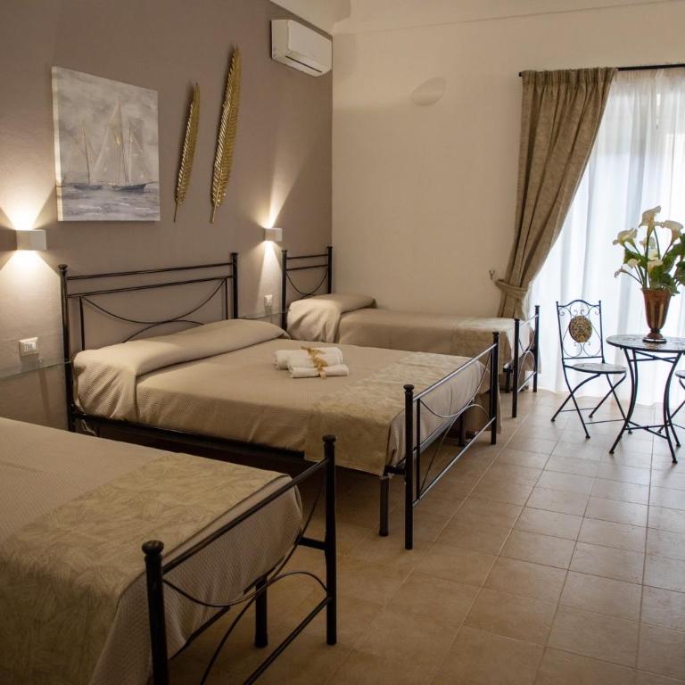B&B Palazzo Loreto - Camera Quadrupla Classic - 4
