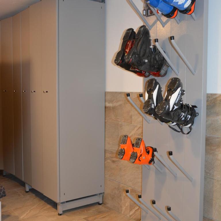 Our's Living - modern Apartments with Sauna near Kitzbüheler Alpen ski lift - Deluxe Apartment mit Balkon - 12