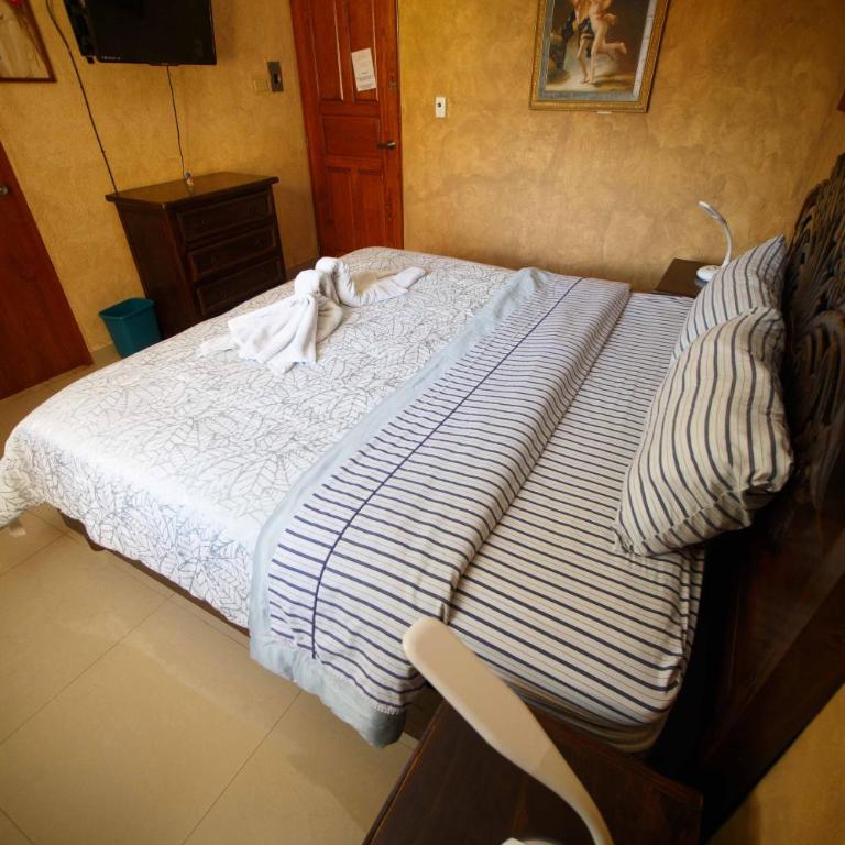 Hotel La Casona Real - Habitación con cama extragrande. - 6