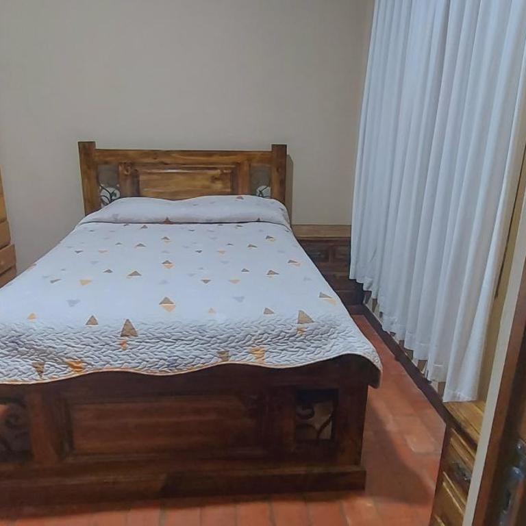 Casa Treveris - Non profit Hostel - Double Room with Private Bathroom - 1