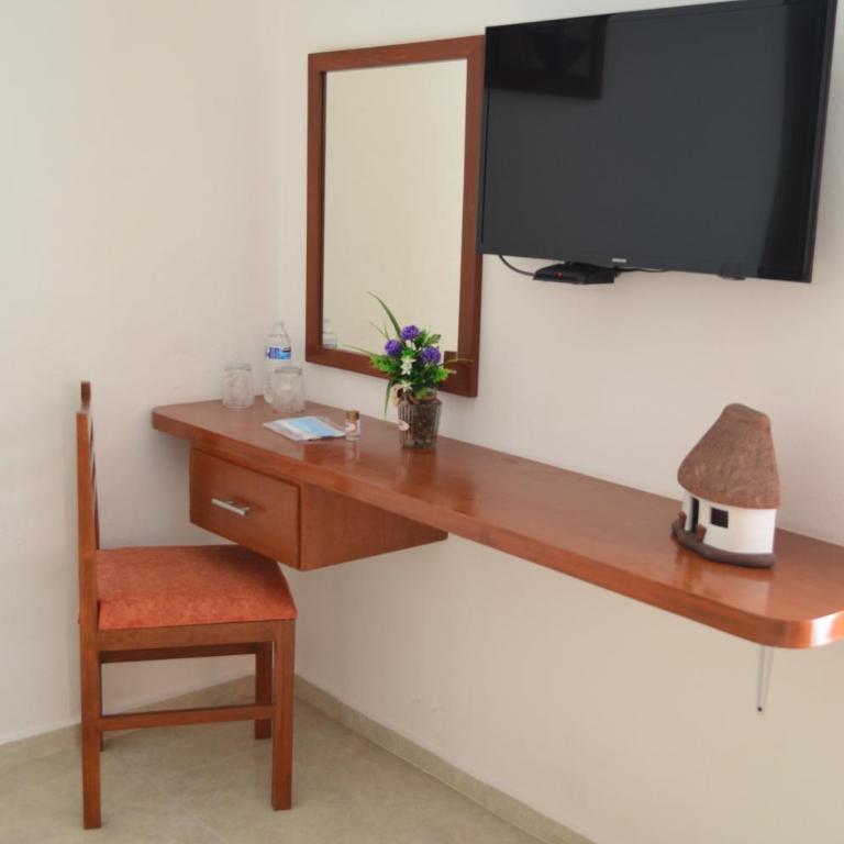 Hotel Real Mercedes - Twin Room - 9