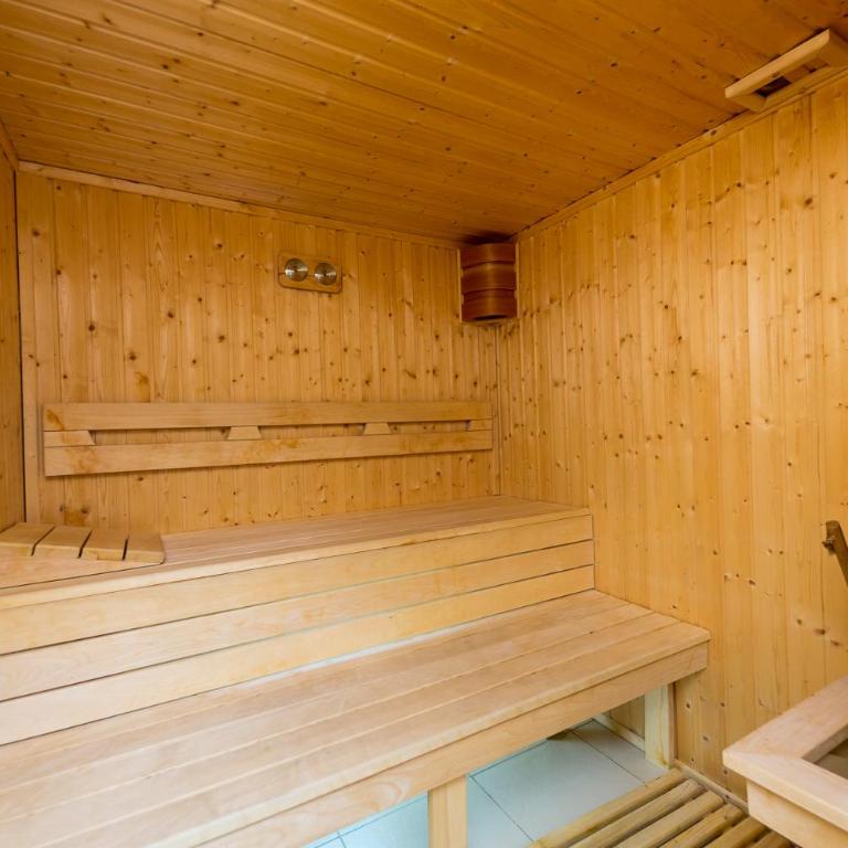 Sissi Park - Four-Bedroom Apartment - 9