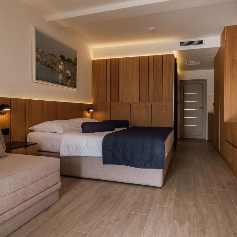 Poseidon The Beach Hotel - Dvokrevetna Soba sa Bračnim Krevetom sa Balkonom i Pogledom na More - 10