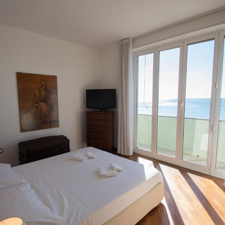 Splendido appartamento fronte mare con box doppio - Apartamento de 3 dormitorios - 4