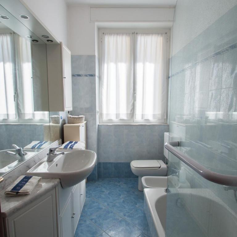 Splendido appartamento fronte mare con box doppio - Apartamento de 3 dormitorios - 14