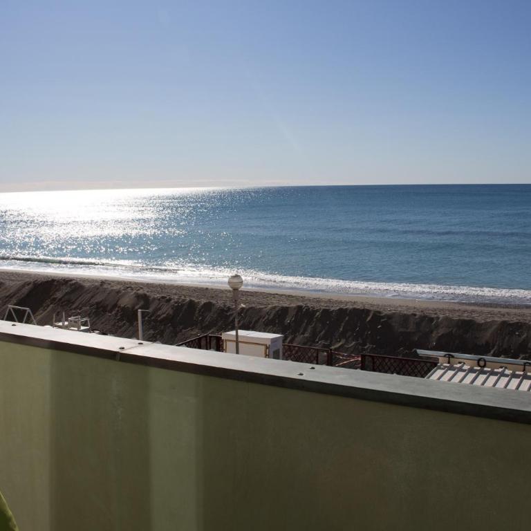 Splendido appartamento fronte mare con box doppio - Apartamento de 3 dormitorios - 15