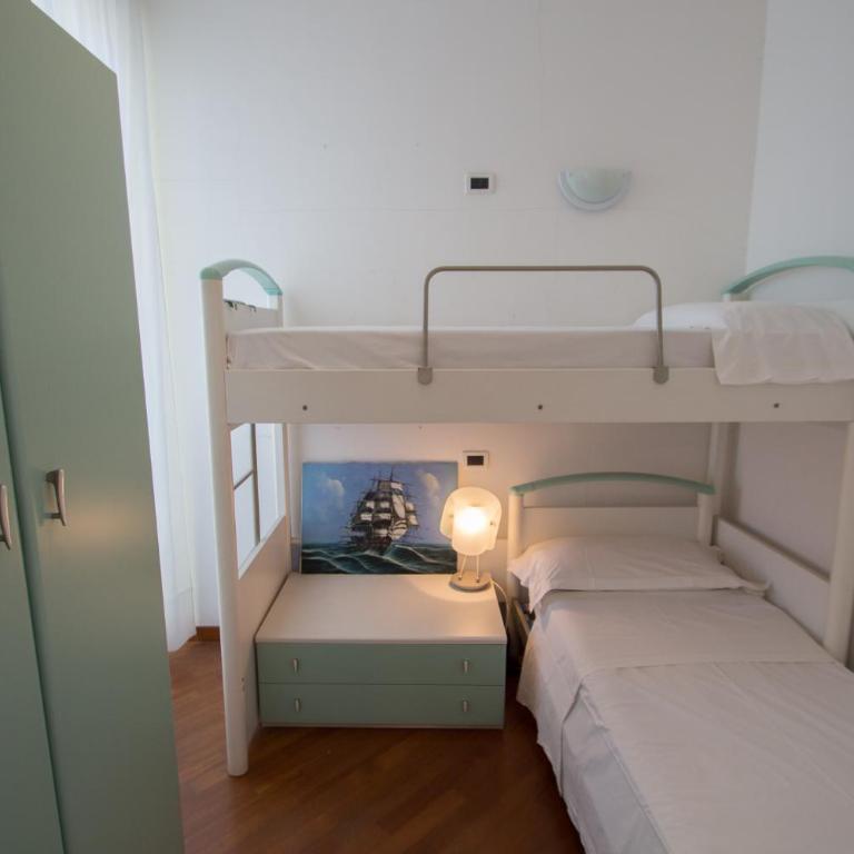 Splendido appartamento fronte mare con box doppio - Apartamento de 3 dormitorios - 18