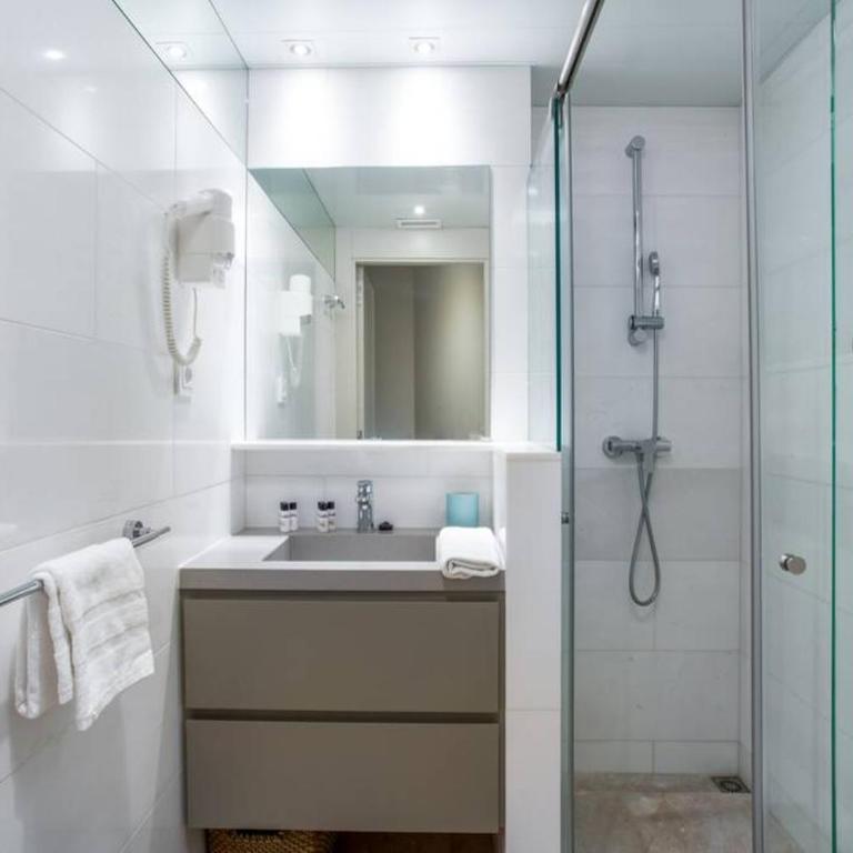 Kronos on the beach Suite 4 - Two-Bedroom Apartment - 25