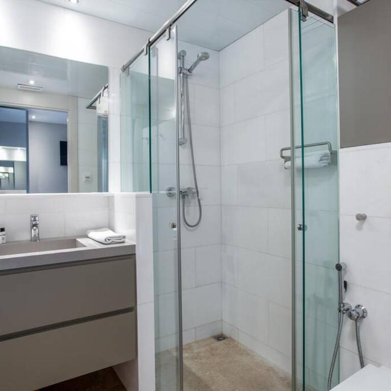 Kronos on the beach Suite 4 - Two-Bedroom Apartment - 24