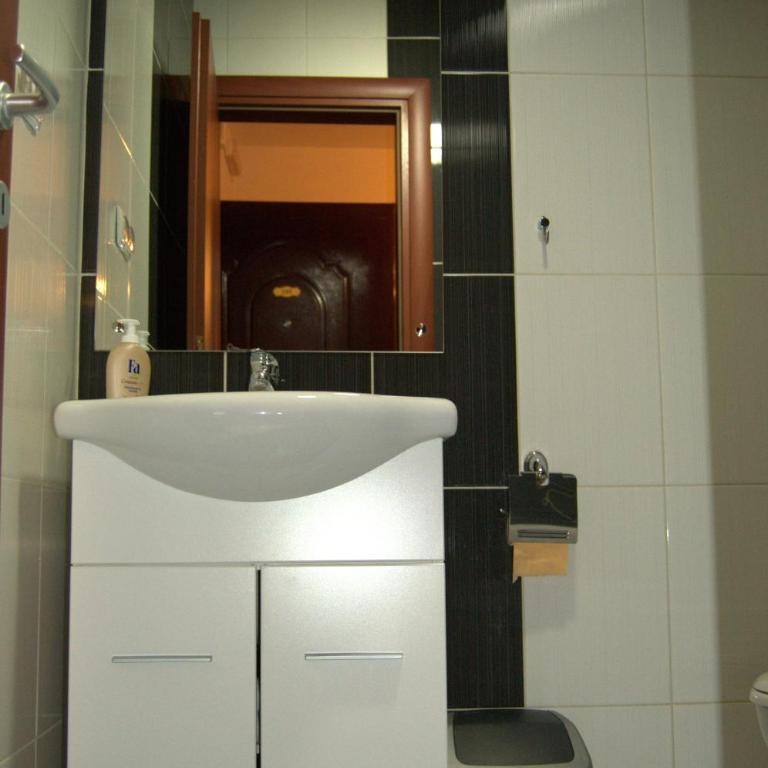 Villa Vežić - Classic Quadruple Room - 13